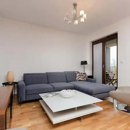 Srodmiescie With Balcony By Renters *