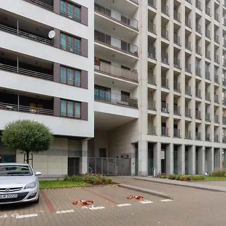 Srodmiescie With Balcony By Renters